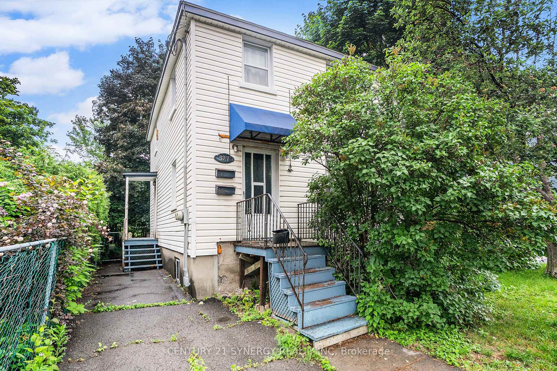 Photo de la propriété:  327 Richelieu Avenue  ON K1L 6J8 