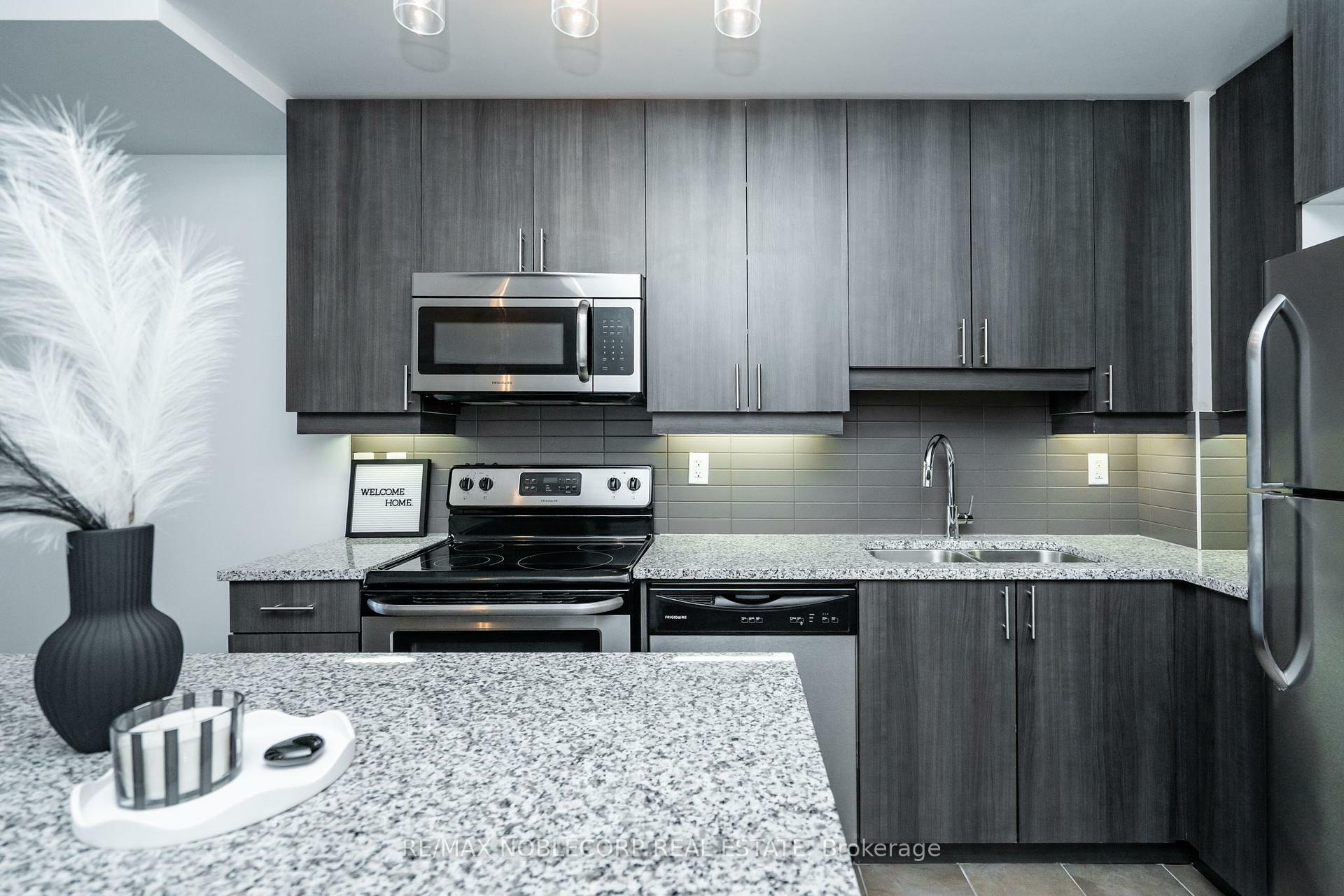 Property Photo: 1185 The Queensway Avenue 331 ON M8Z 0C6
