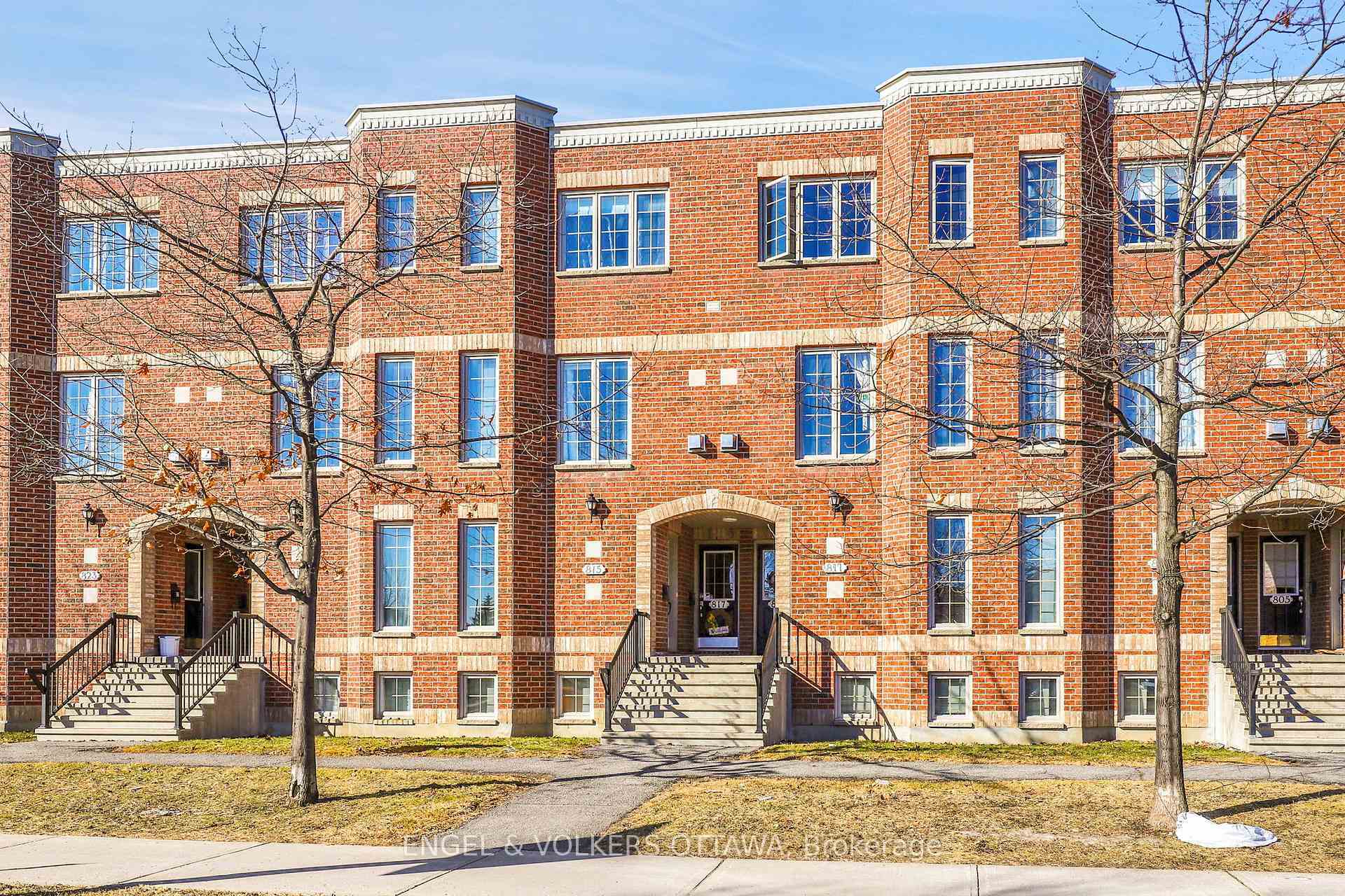 811 Longfields Drive 10  Barrhaven ON K2J 5N2 photo