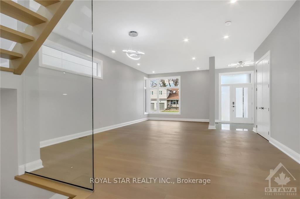 Property Photo: 78 Rossland Avenue ON K2G 2K8