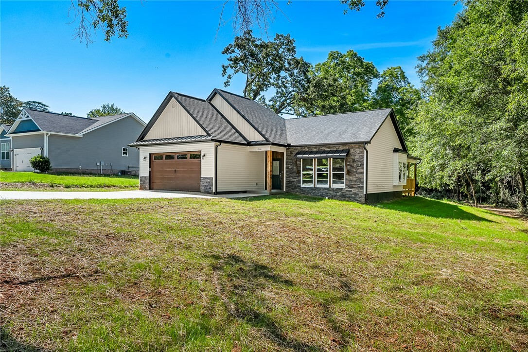 Property Photo:  1308 McLees Road  SC 29621 