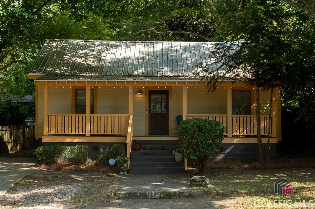 Property Photo: 395 Cleveland Avenue GA 30601