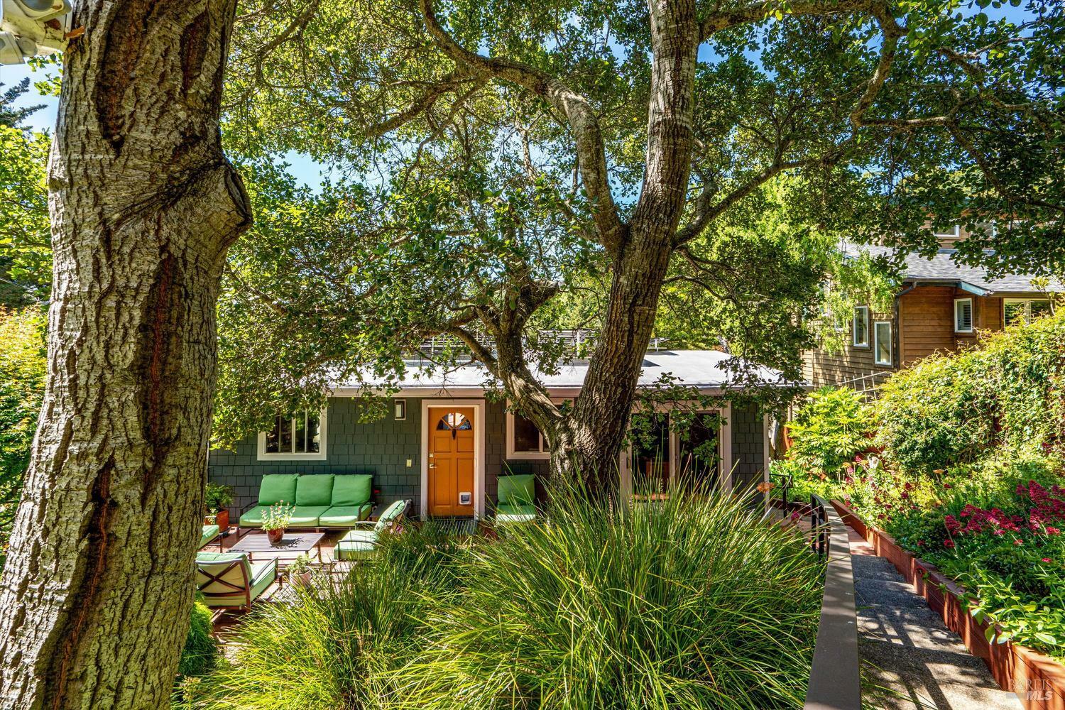 Property Photo: 919 W California Avenue CA 94941