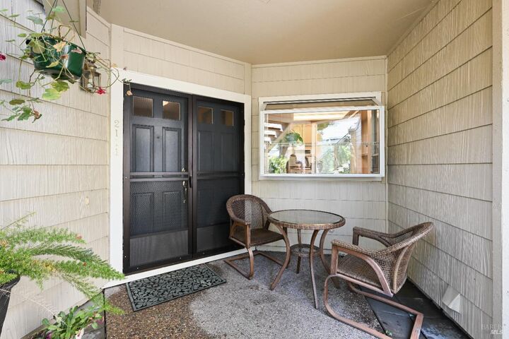 Property Photo:  2111 Stonefield Lane  CA 95403 