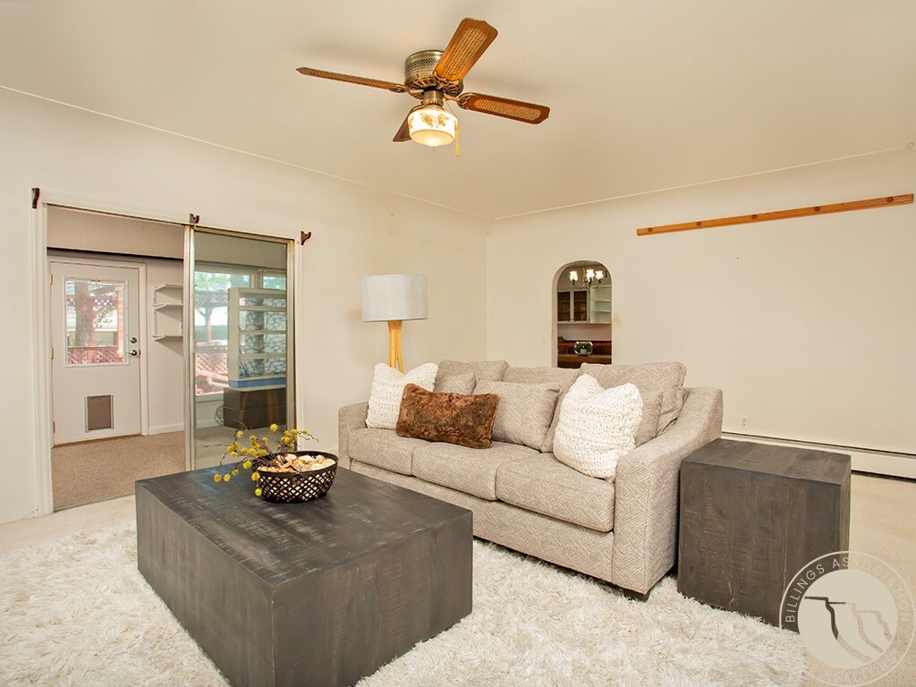 Property Photo: 3203 Lynn Ave MT 59102