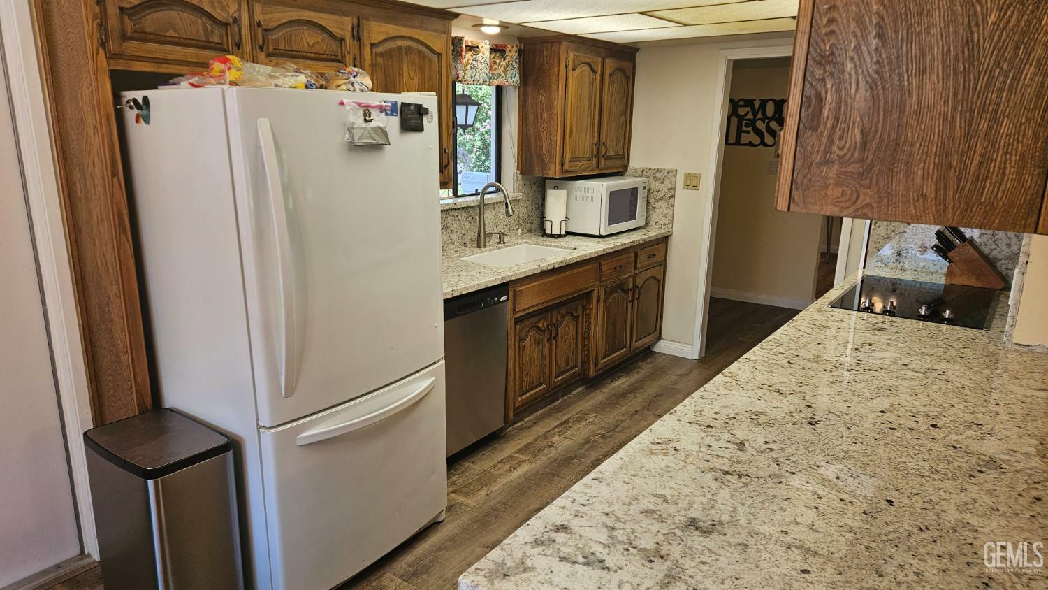 Property Photo: 2608 Cheshire Drive CA 93309