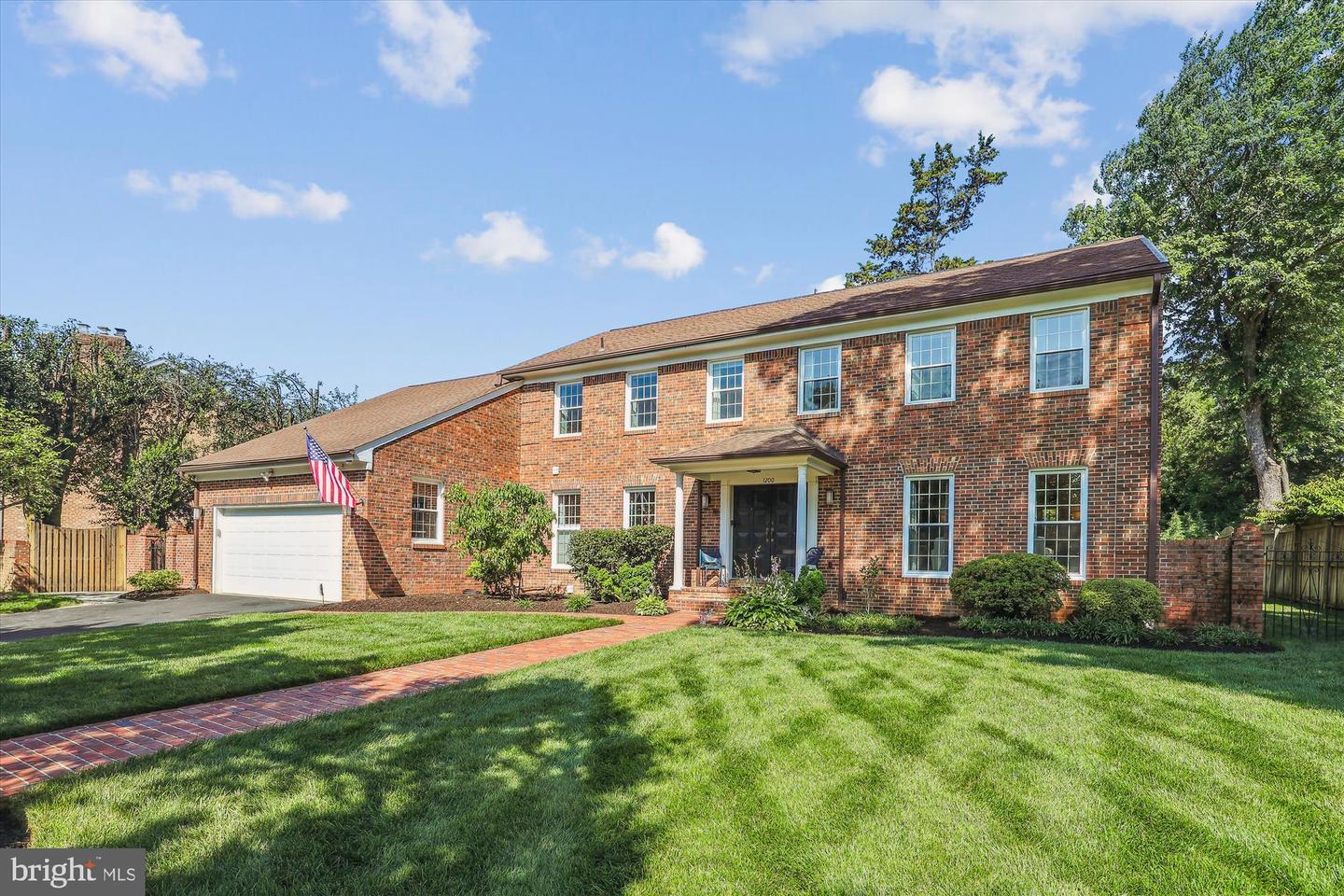Property Photo: 1200 N Gaillard Street VA 22304
