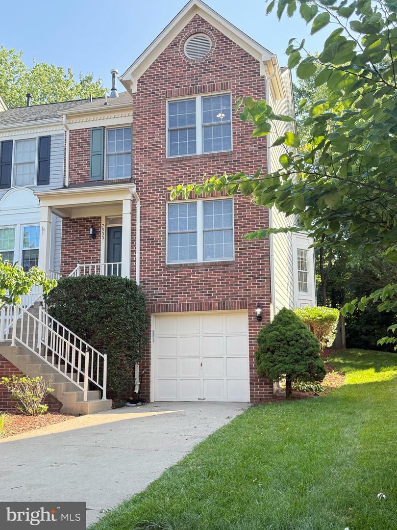 Property Photo: 7933 Blue Gray Circle VA 20109