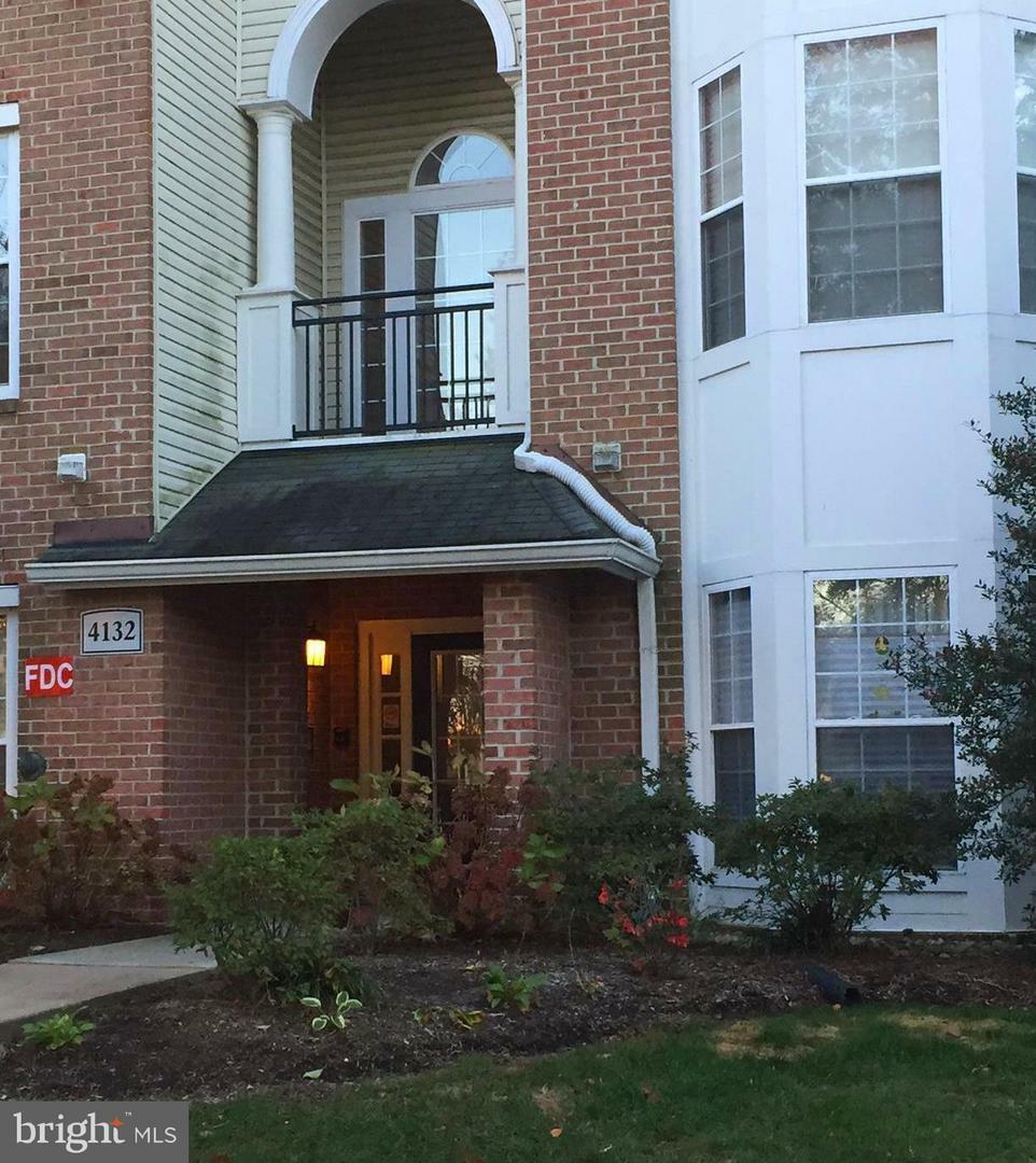 Property Photo: 4132 Fountainside Lane K103 VA 22030