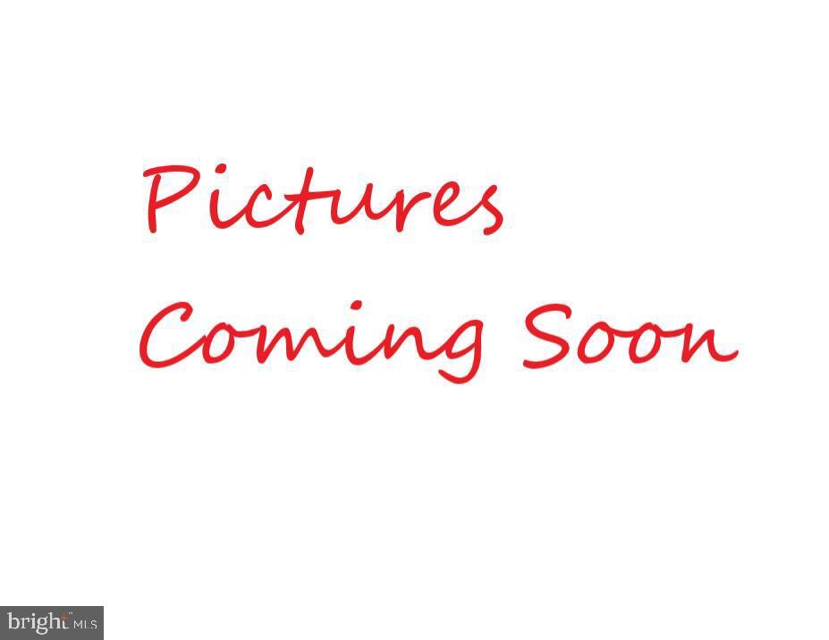 Property Photo:  16 Florence Tollgate -4  NJ 08518 
