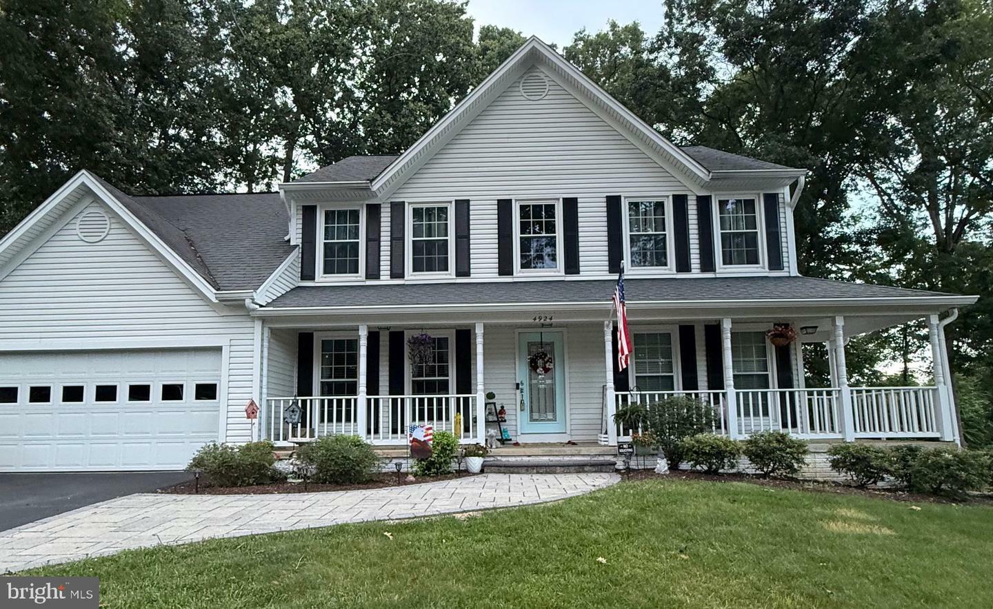 Property Photo: 4924 Queensbury Circle VA 22408