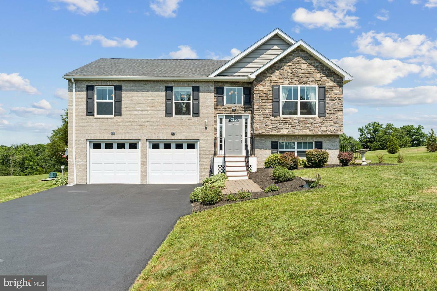 Property Photo: 103 Santa Maria Drive VA 22624