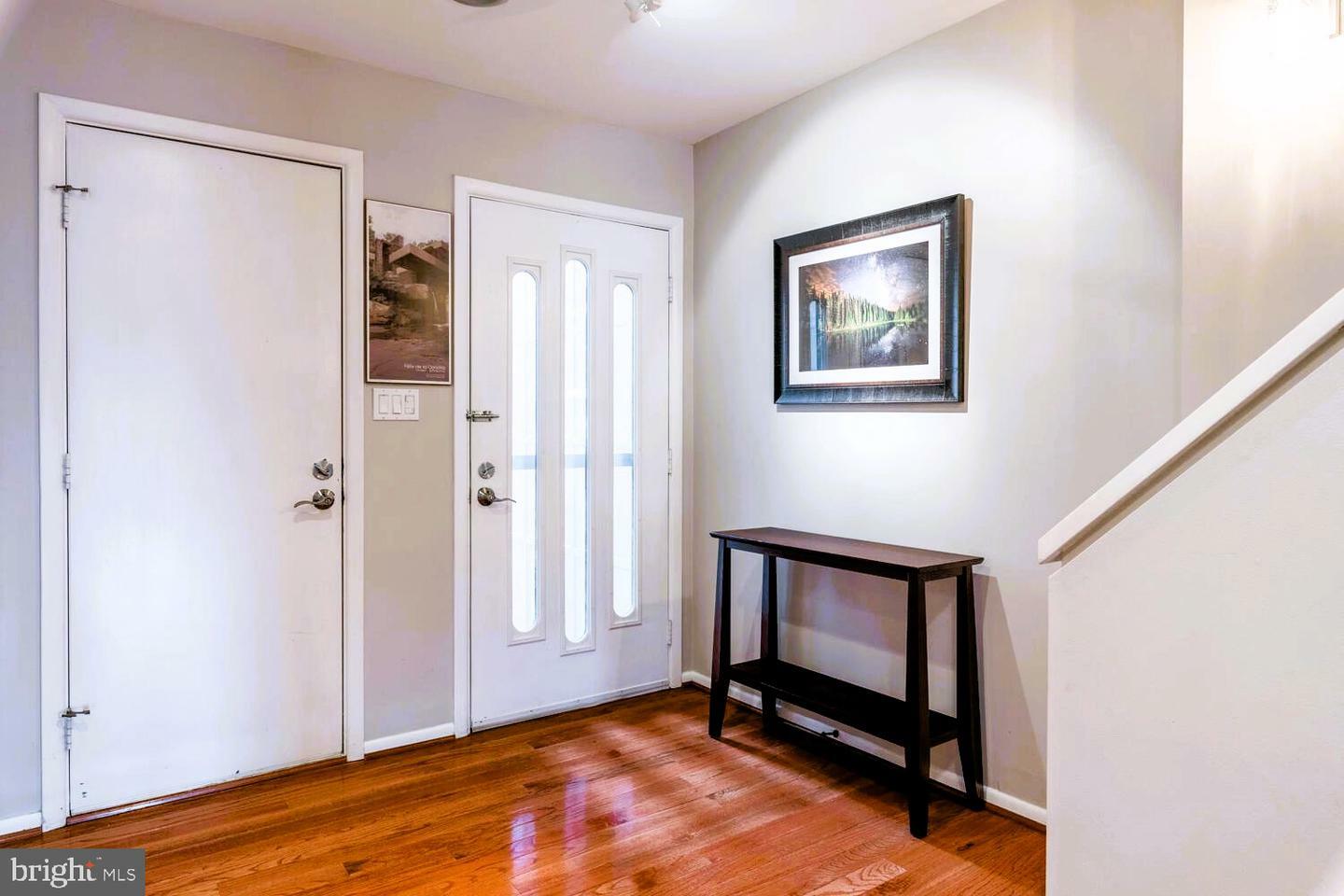 Property Photo: 1937 Lakeport Way VA 20191