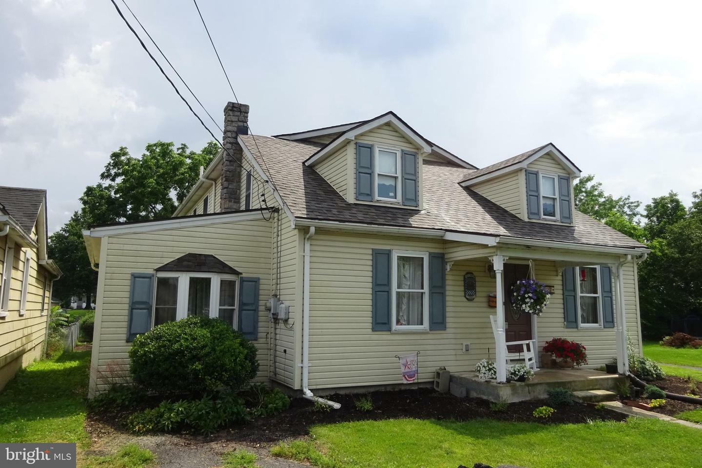 Property Photo: 227 Tyrone Street PA 17225