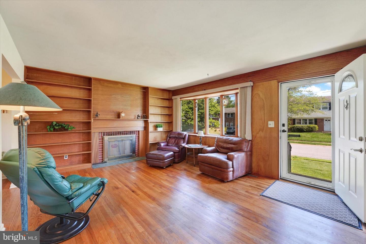 Property Photo: 907 Rahway Drive DE 19711