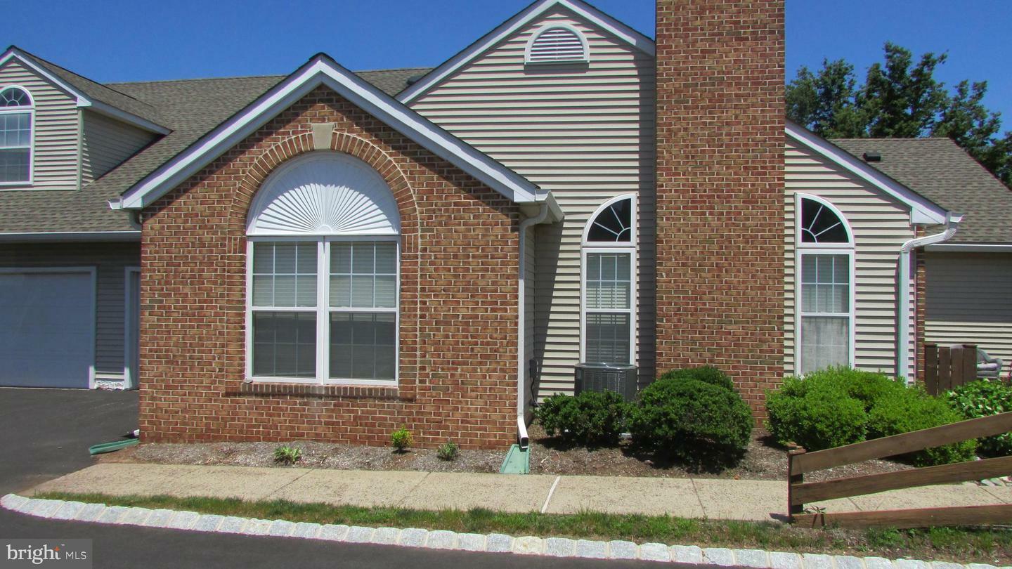 18 Woolsey Court  Pennington NJ 08534 photo