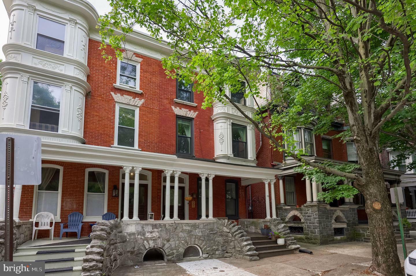 Property Photo:  662 W Chestnut Street  PA 17603 