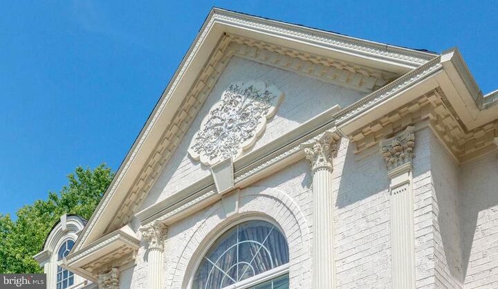 Property Photo: 423 Seneca Road VA 22066