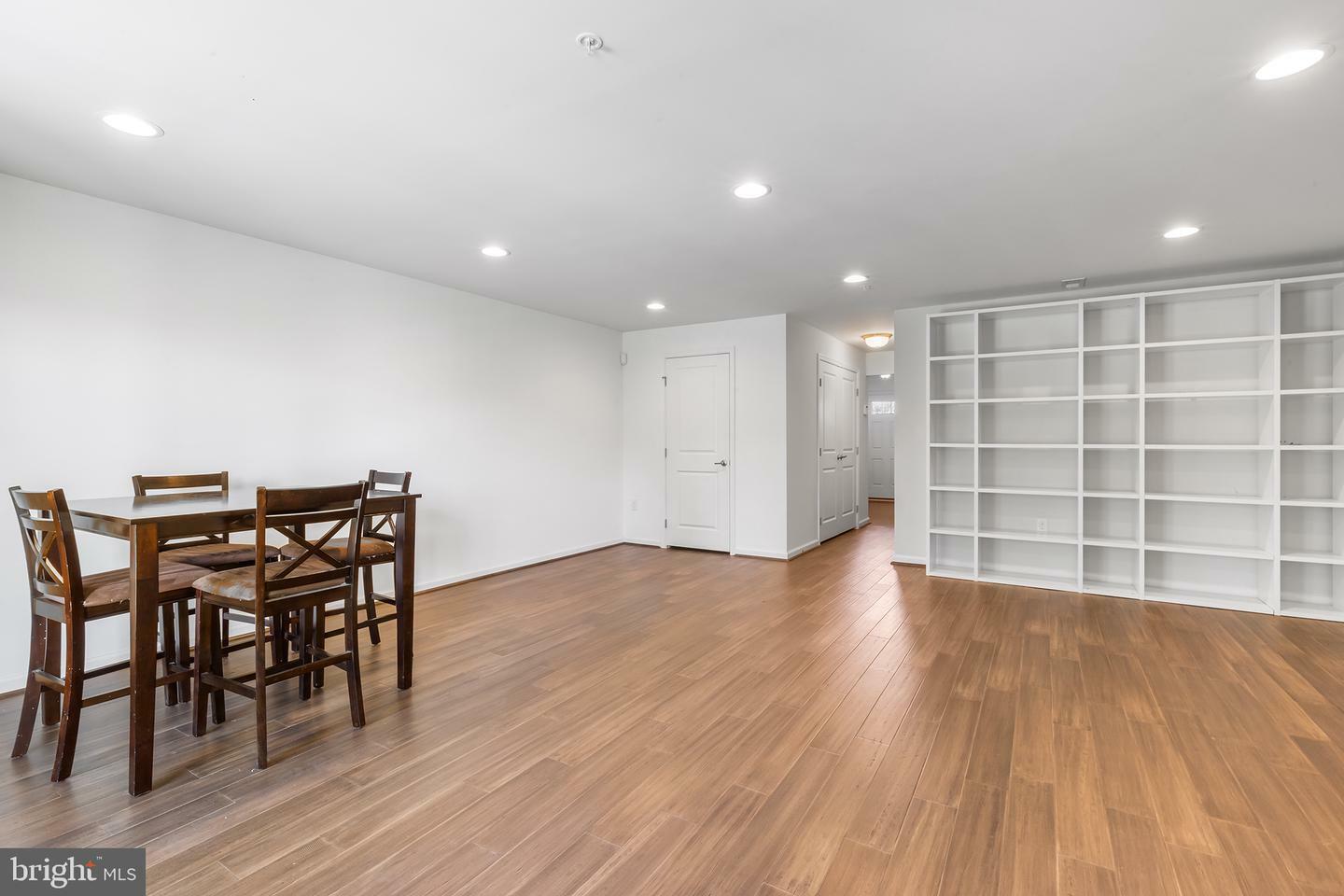 Property Photo: 19 Twomey Court 33 PA 19095