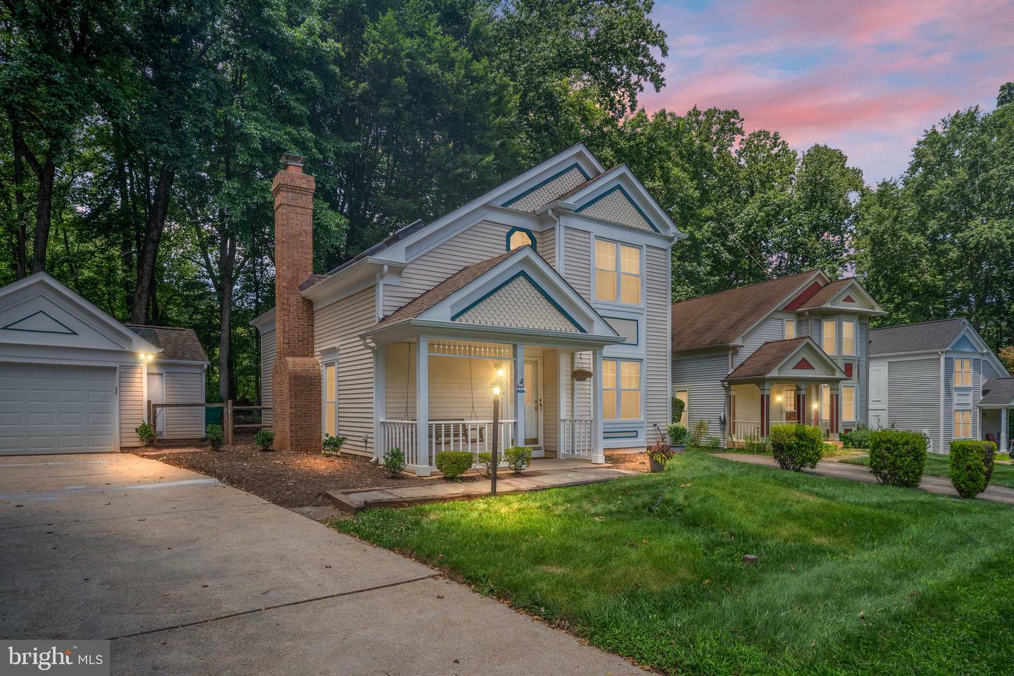 Property Photo: 15091 Holleyside Drive VA 22025