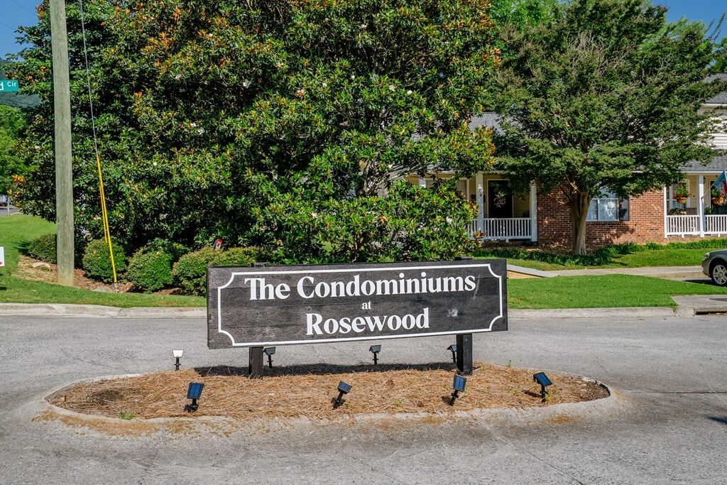 Property Photo:  1410 Rosewood Circle  GA 30720 