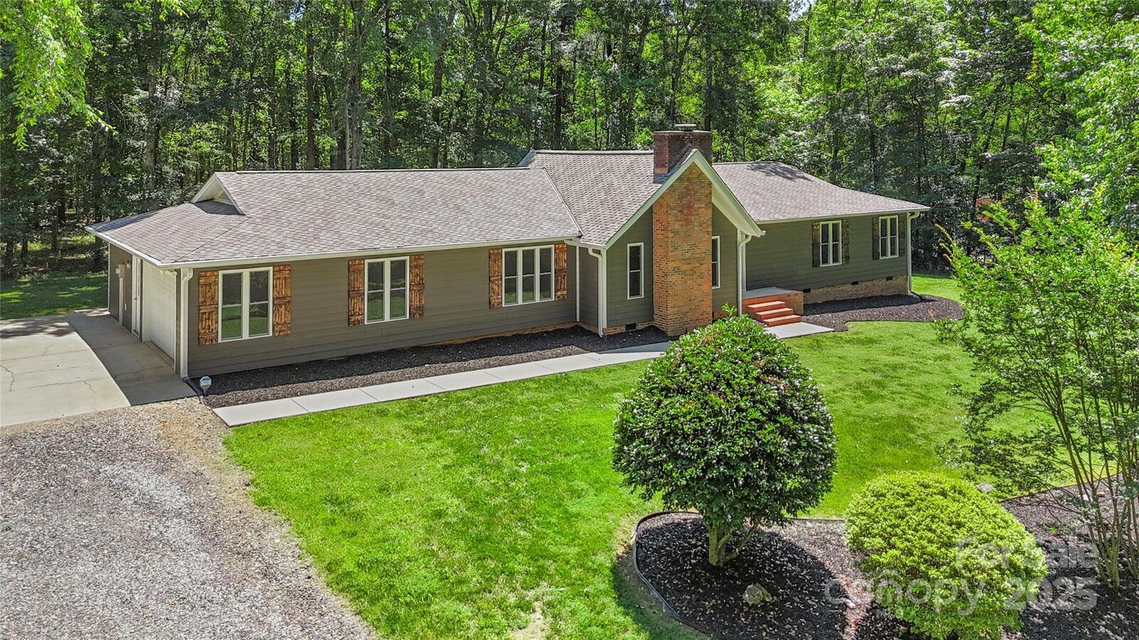 Property Photo: 1556 Stanley Lucia Road NC 28120