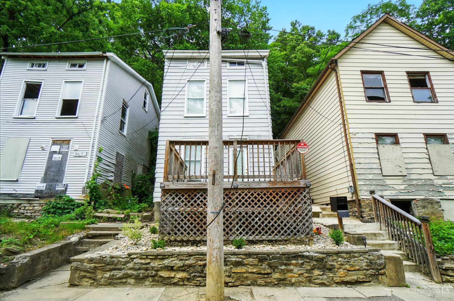 Property Photo:  2473 Everglade Place  OH 45214 