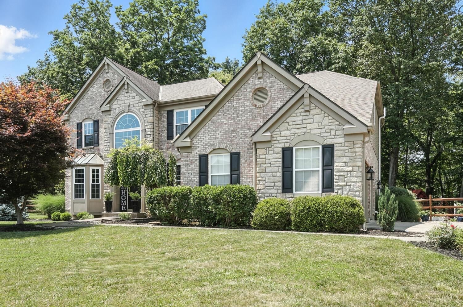 Property Photo:  511 Forest Edge Drive  OH 45065 