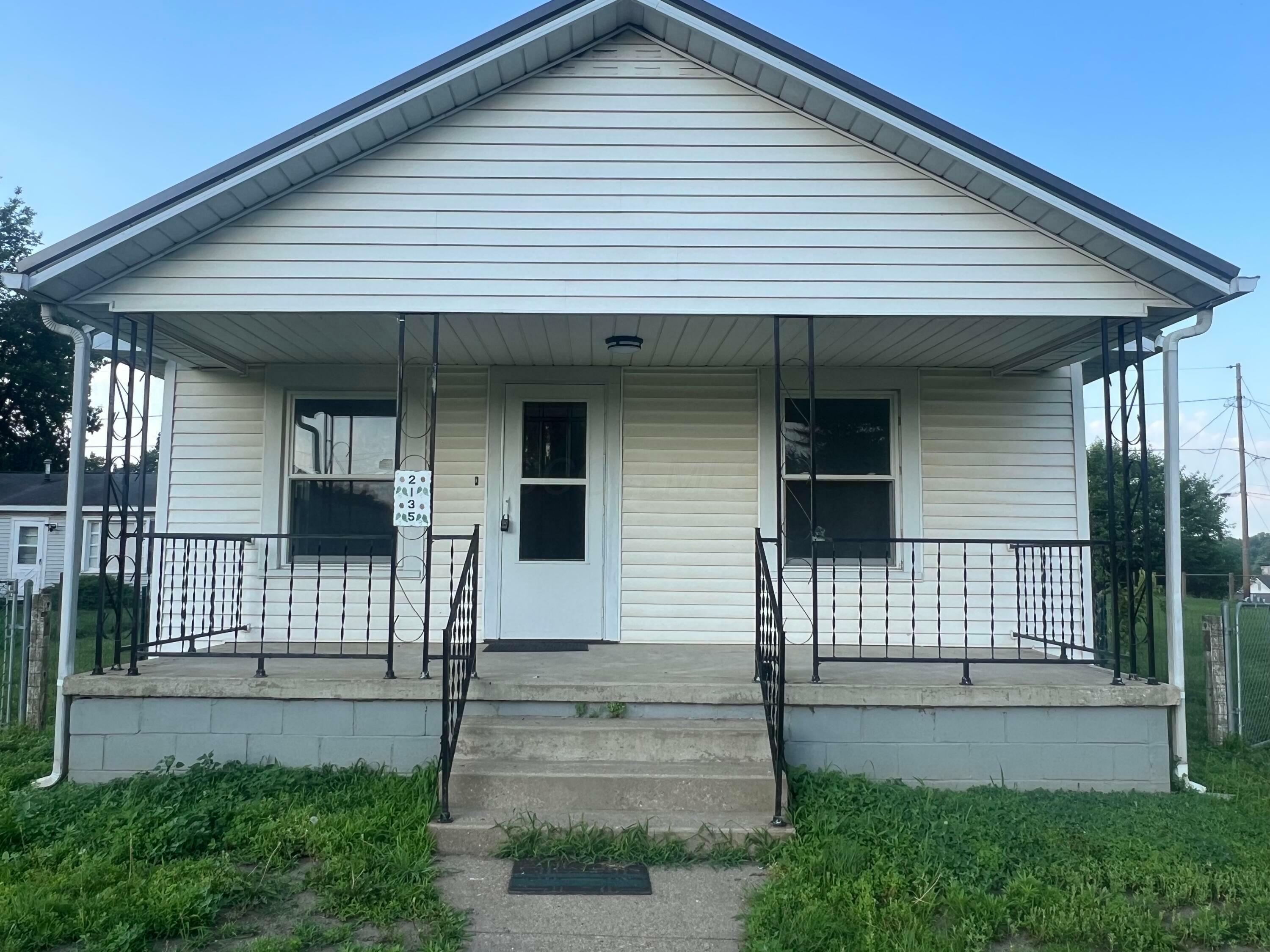 2135 Whitman Avenue  Zanesville OH 43701 photo
