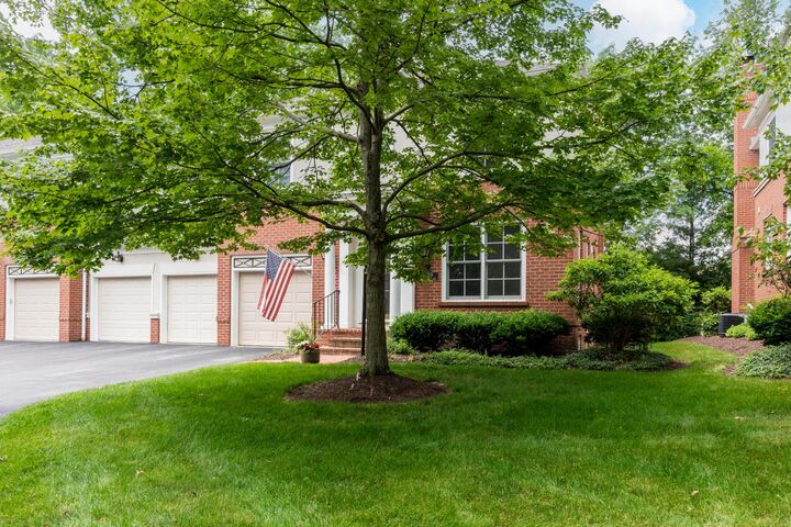 Property Photo:  1359 White Oak Lane  OH 43054