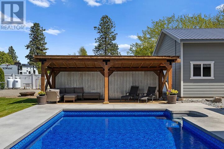 Photo de la propriété:  4139 Wallace Hill Road  BC V1W 4B6 
