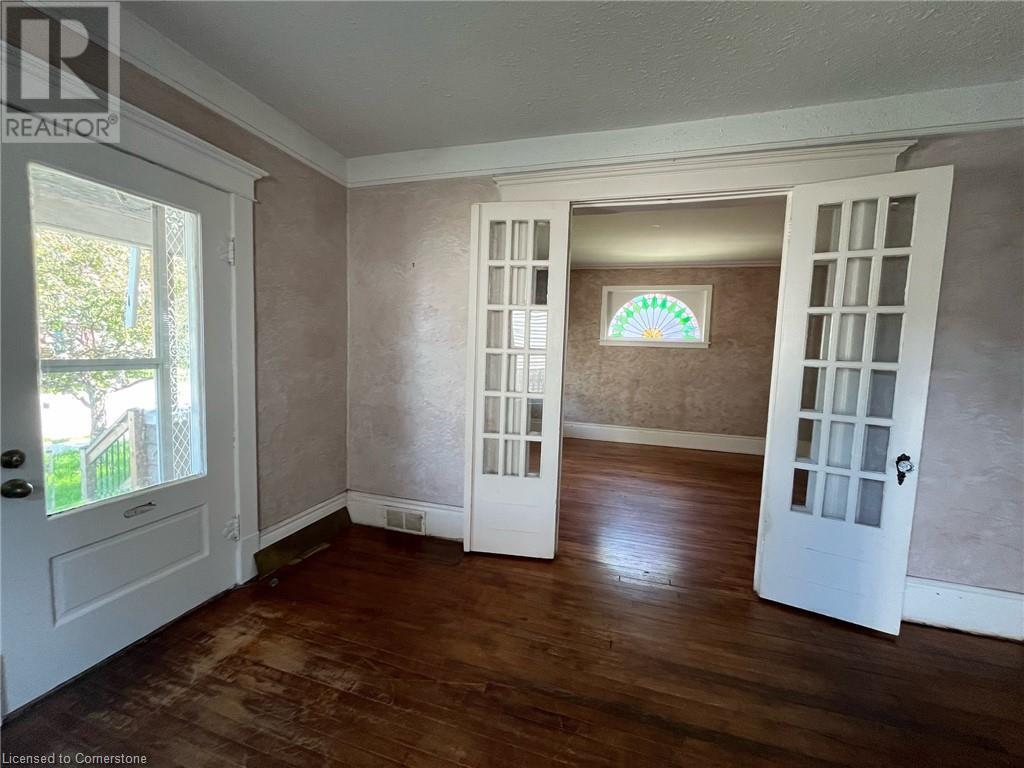 Photo de la propriété: 136 Catharine Street ON L3K 4K4