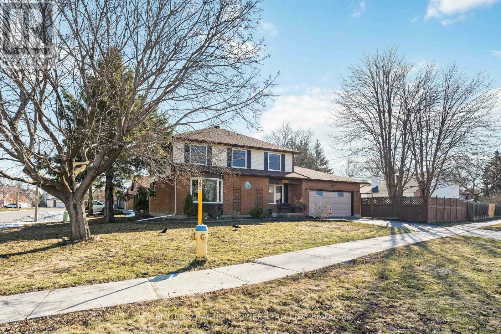 Property Photo: 1673 Barrington Street ON K1C 4W9