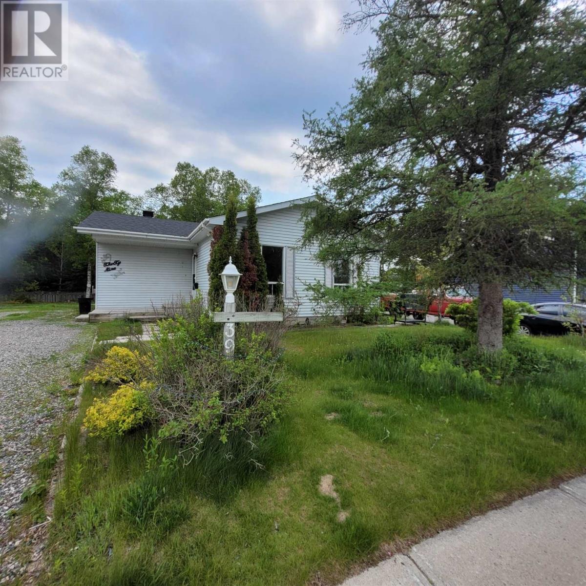 Property Photo: 39 Poplar Ave ON P0T 2E0