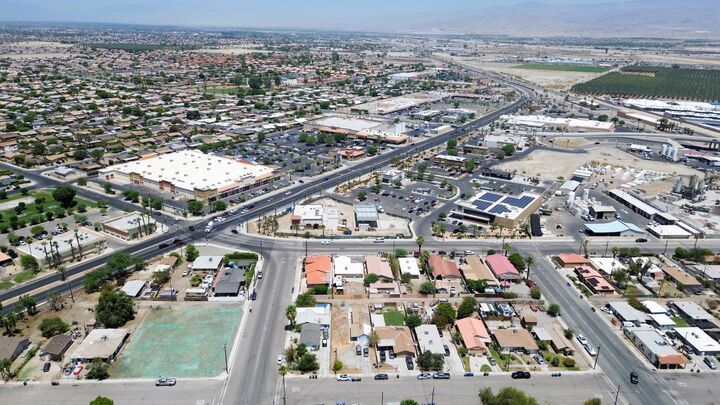 Property Photo: 1423 2nd Street CA 92236