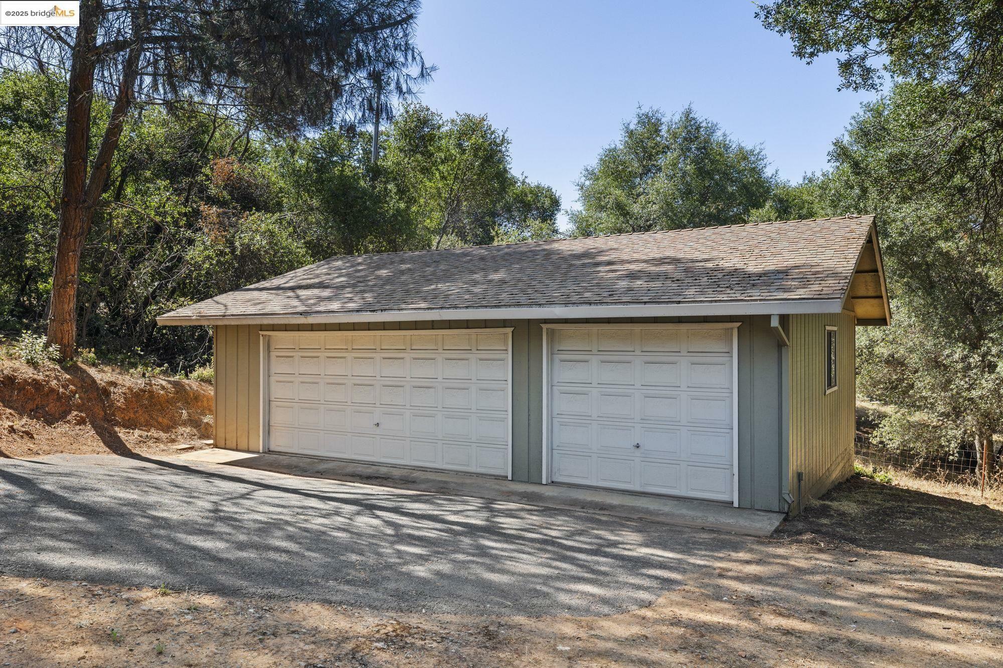Property Photo: 11828 Campo Seco Rd CA 95370