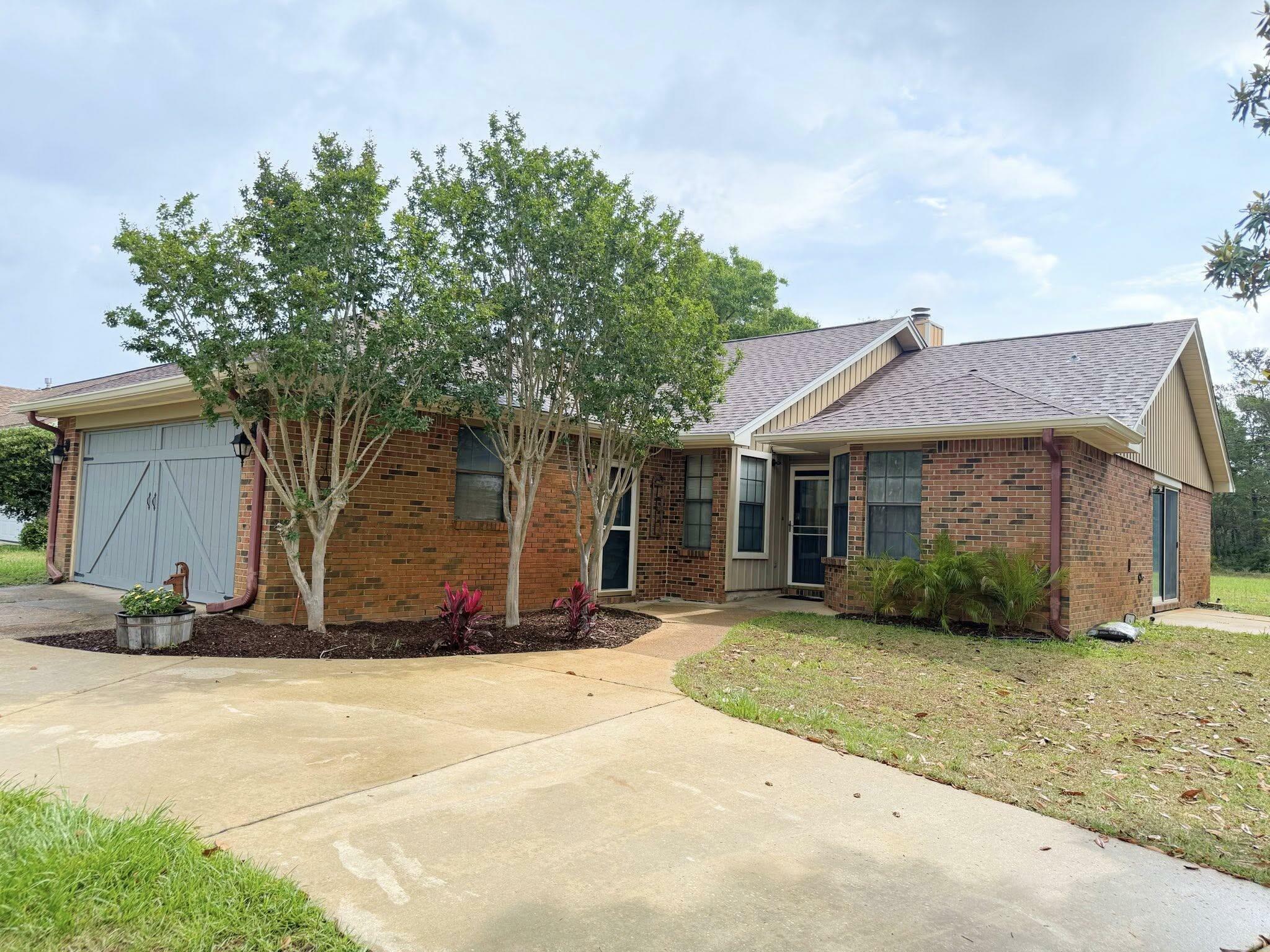 1033 Boulevard De La Parisienne  Mary Esther FL 32569 photo