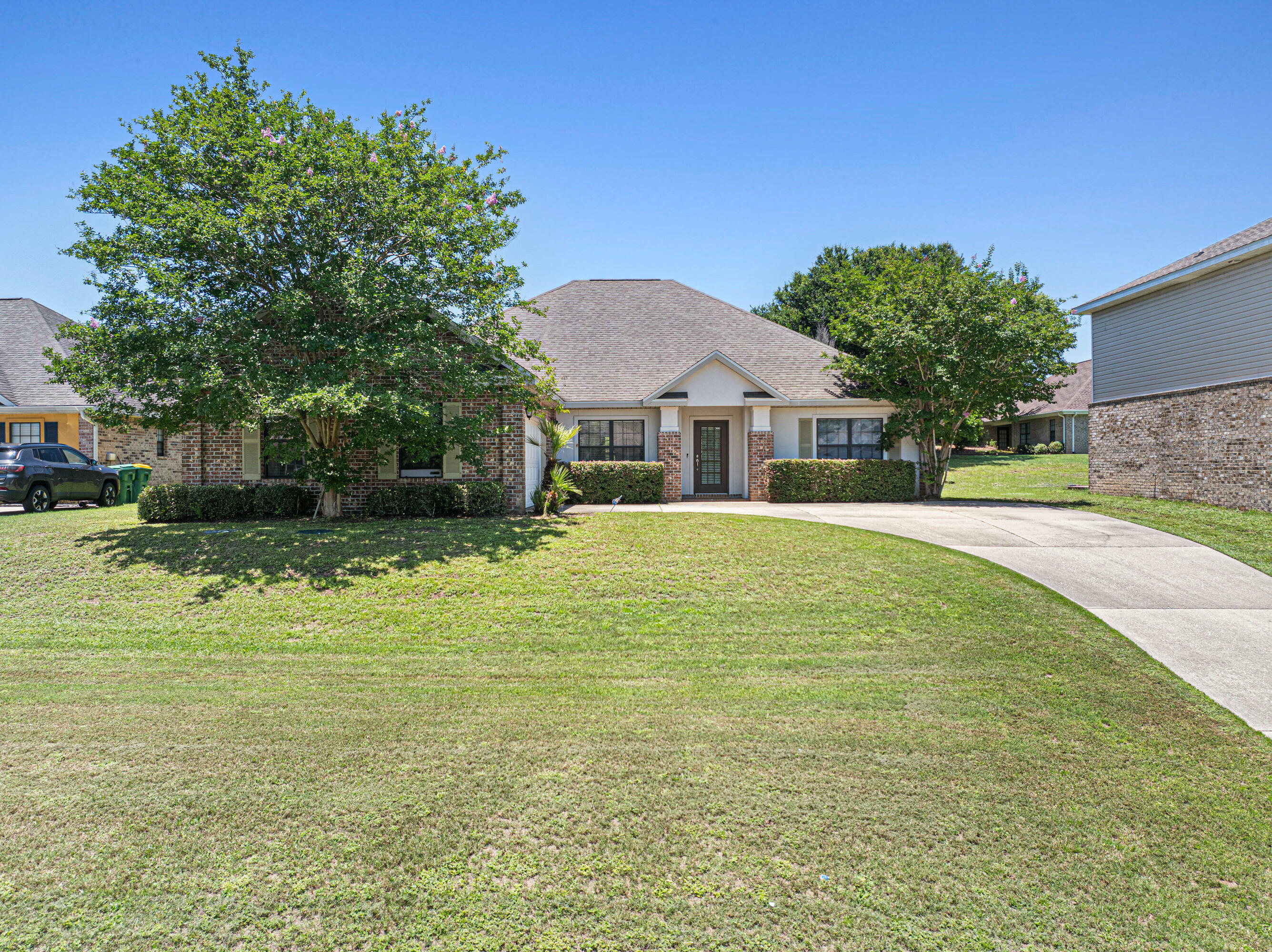 Property Photo: 3263 Chapelwood Drive FL 32539