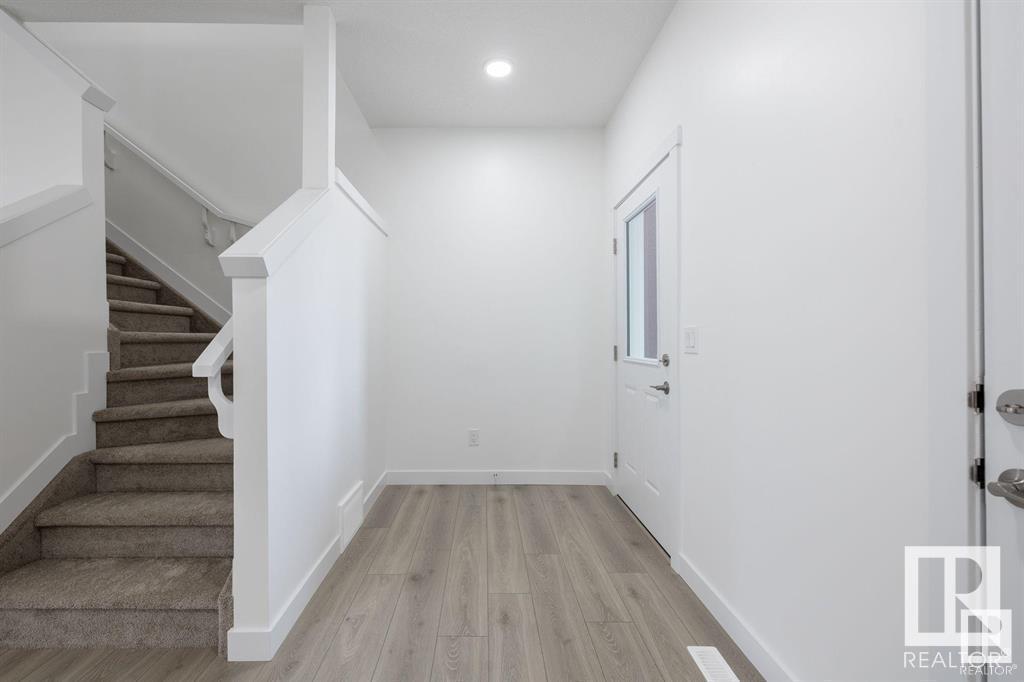 Property Photo:  129 Elm Street  AB T8L 0X8 