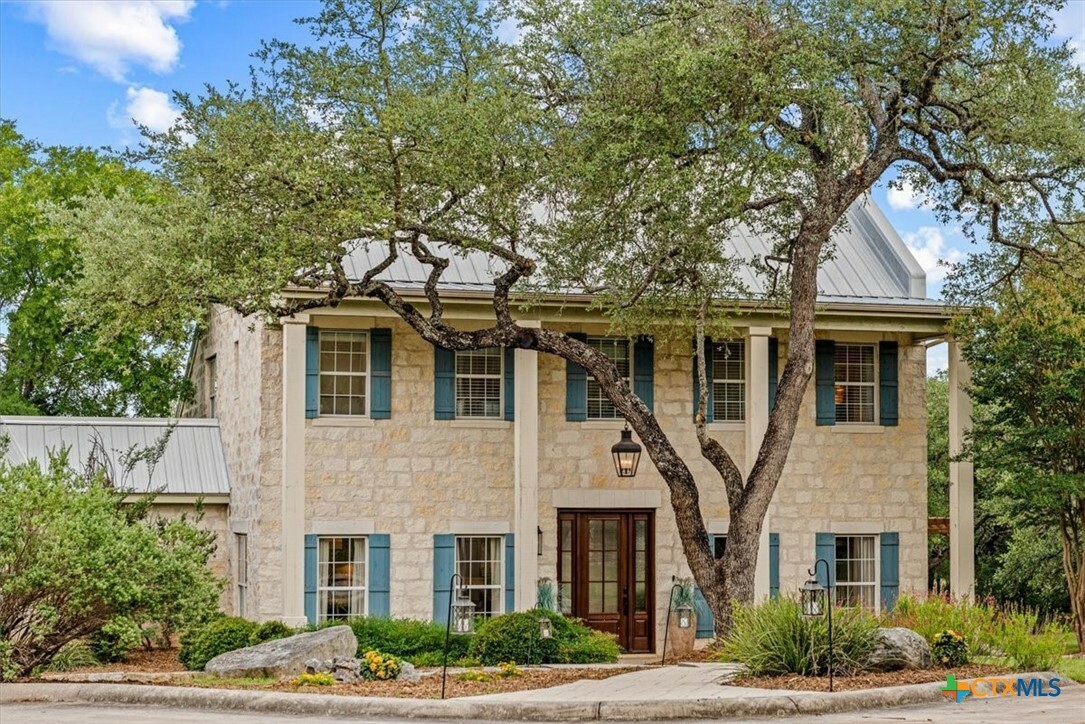 Property Photo: 1660 W McCarty Lane TX 78666