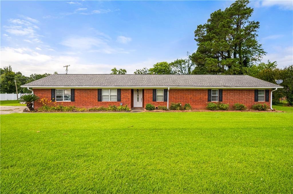 Property Photo: 102 Jasmine Street LA 71343