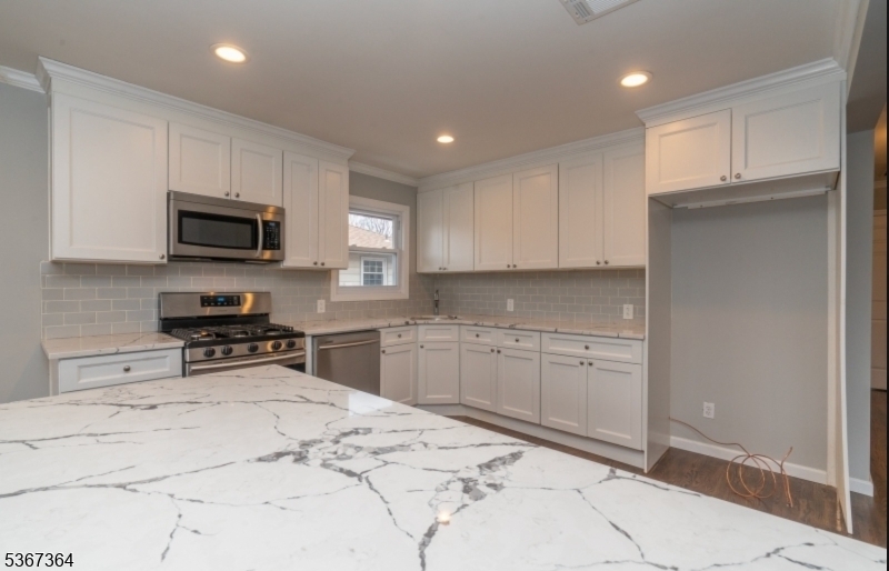 Property Photo: 2089 Galloping Hill Rd 2 NJ 07083