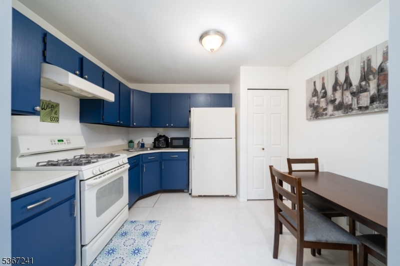 Property Photo:  48 Clay St  NJ 08902 