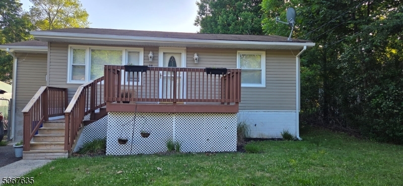 Property Photo: 28 Tobyhanna Trl NJ 07843