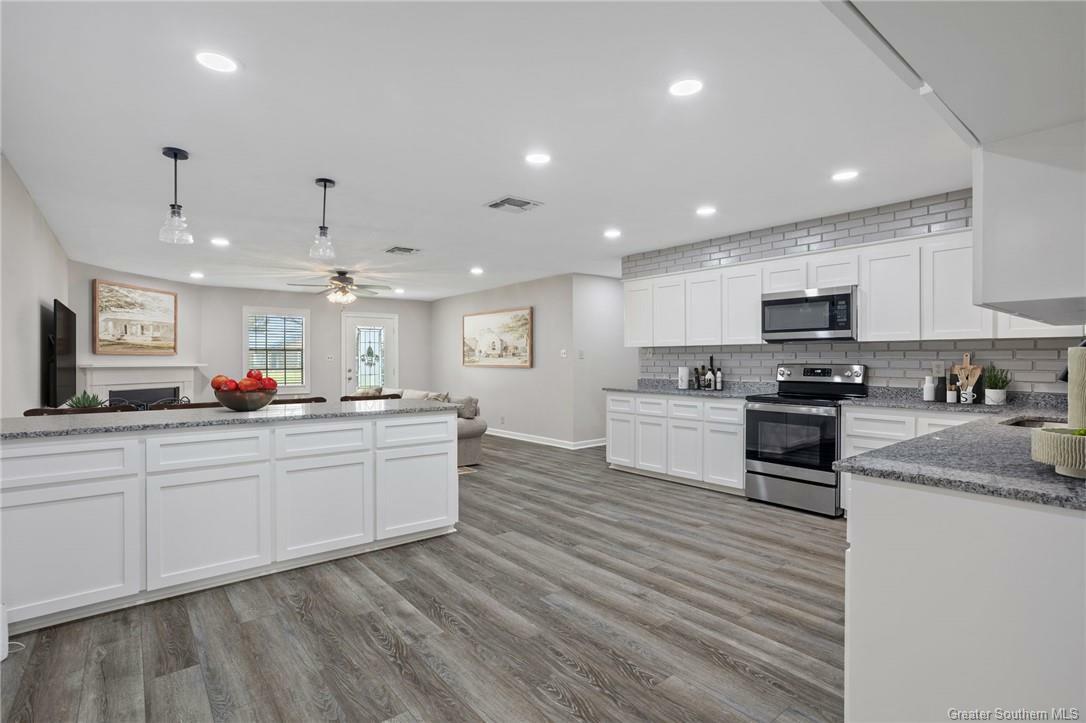 Property Photo: 7032 Terrebonne Drive LA 70605