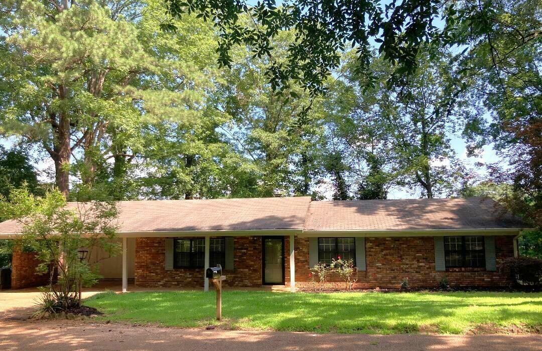 81 Azalea Trail  Columbus MS 39705 photo