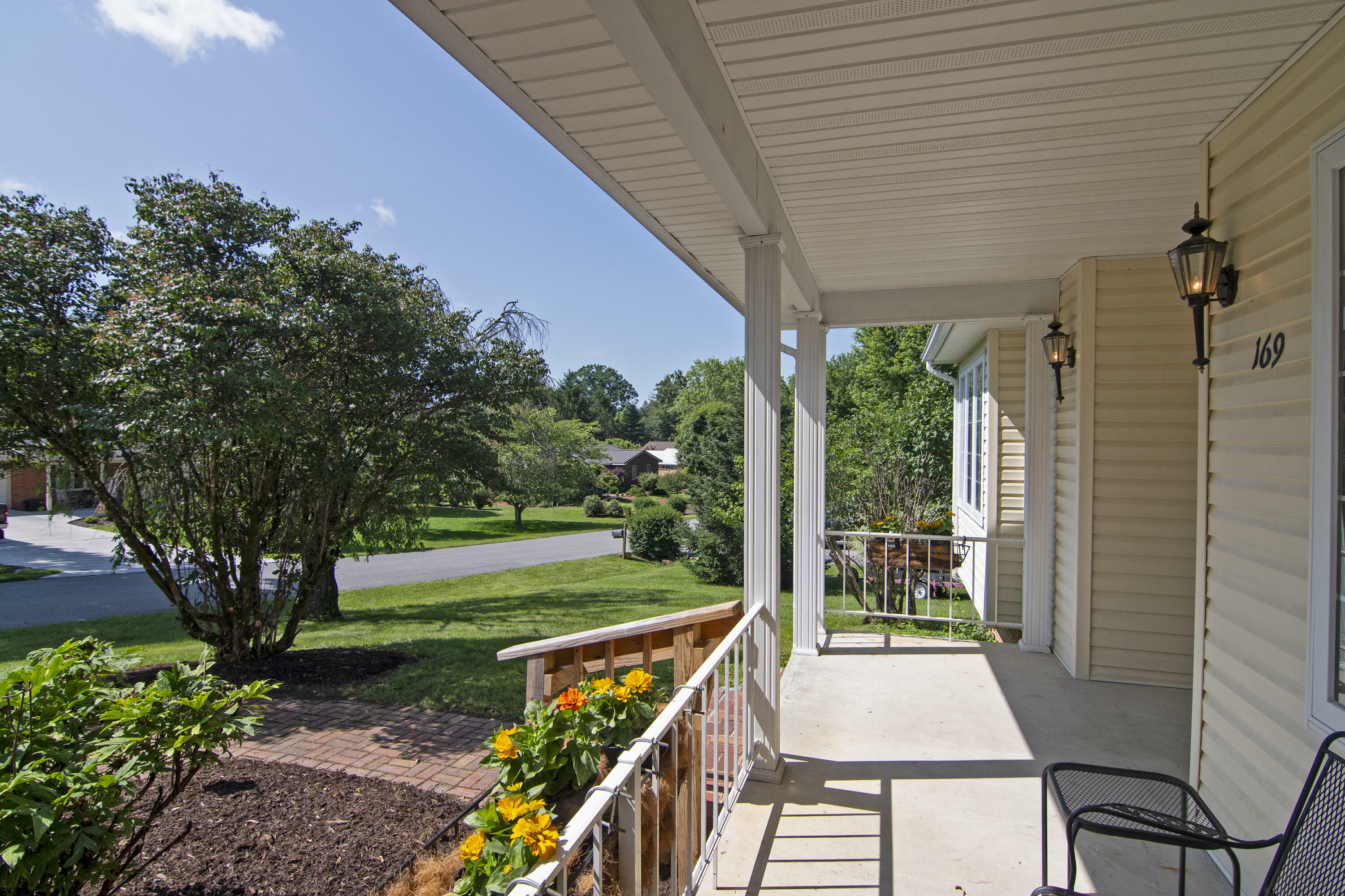 Property Photo: 169 Crowfield Cir WV 24901