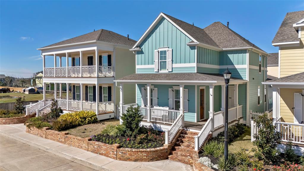 Property Photo:  4 Caravelle Court  TX 77554 