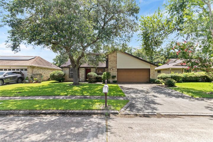 Property Photo: 14 Sarita Road TX 77515
