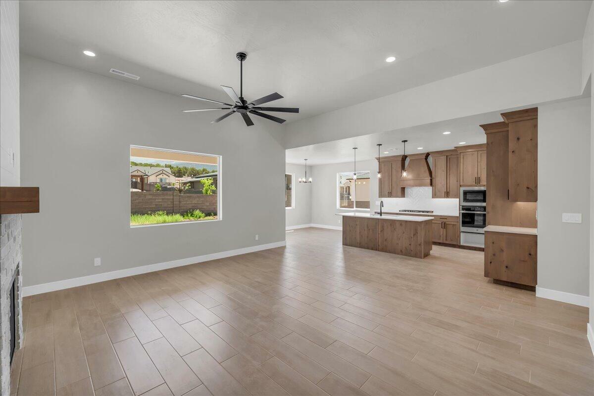 Property Photo:  1947 S Oak Springs Cir  UT 84720 